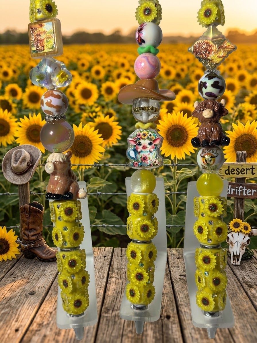 Fall Country themed pens with adorable highland cow